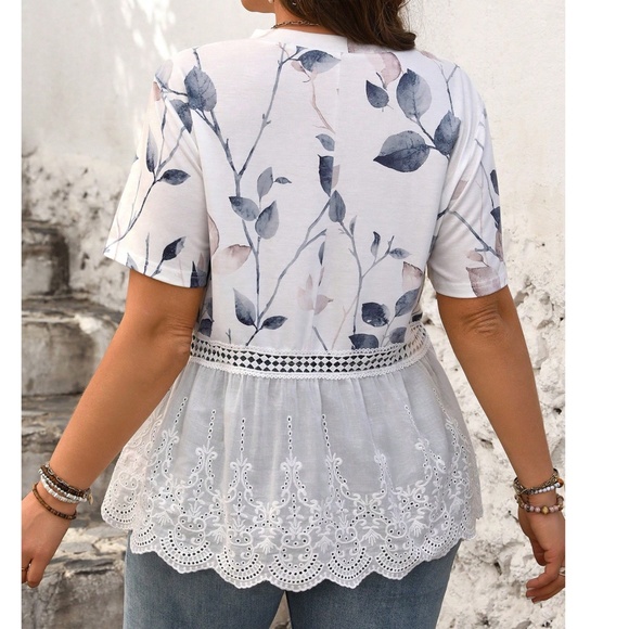 Plus Boho Floral Print Eyelet Scallop Lace Short Sleeve Top - Picture 7 of 8